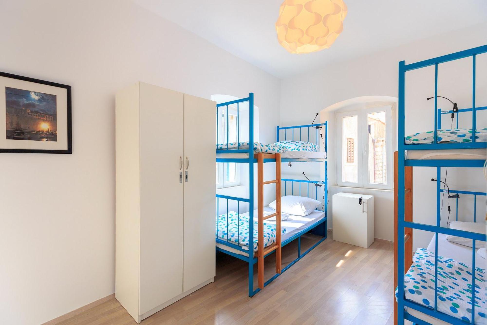City Walls Hostel ドゥブロブニク エクステリア 写真