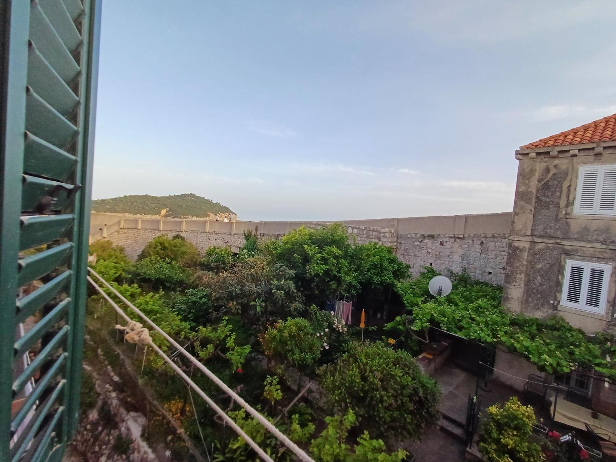 City Walls Hostel ドゥブロブニク エクステリア 写真